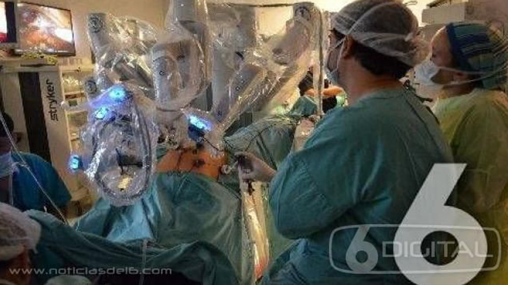 escarcha Confusión Instruir Con éxito se transmitió en vivo a Buenos Aires una cirugía realizada con el Robot  Da Vinci - BioAnalitica